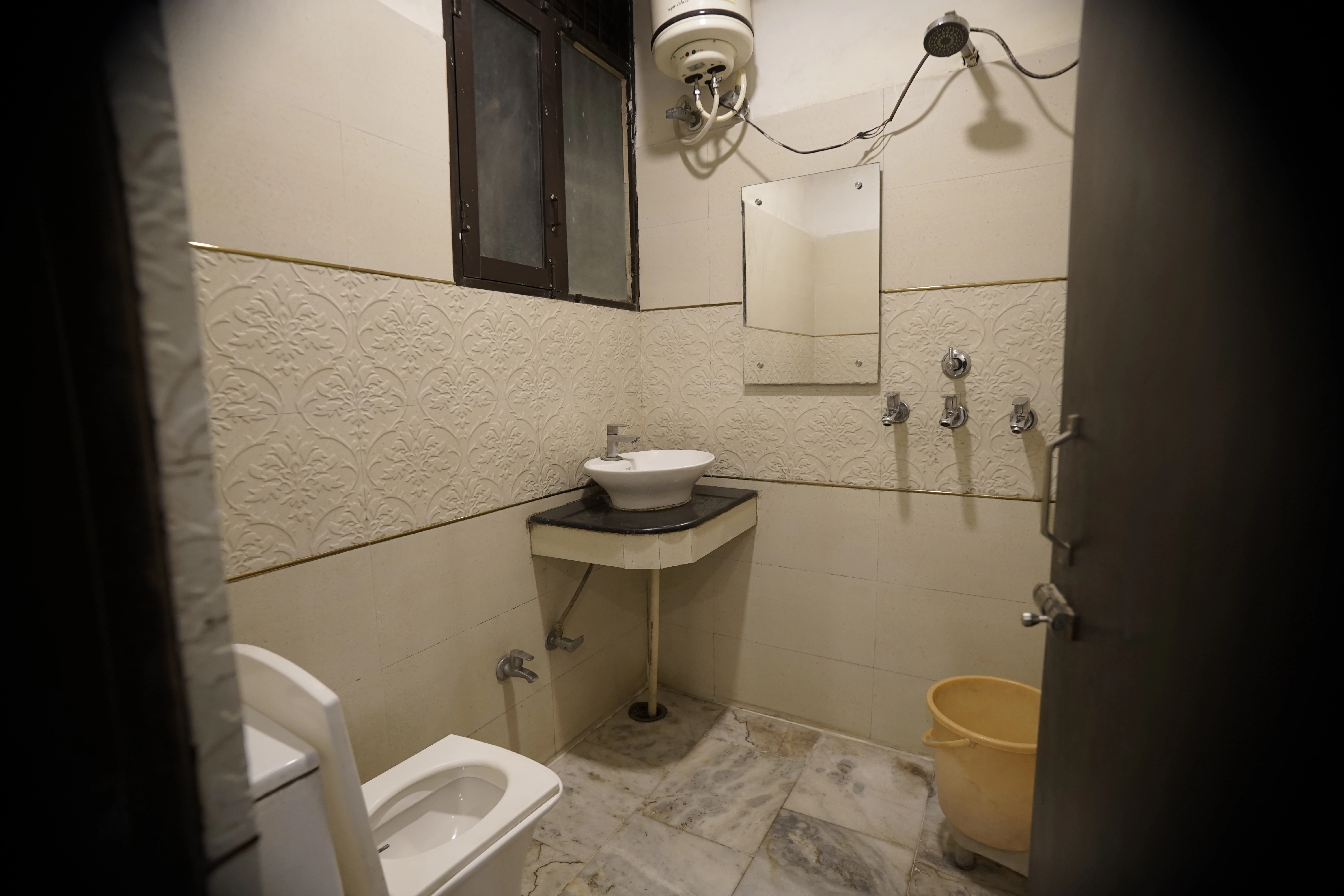 Super Deluxe Room Washroom